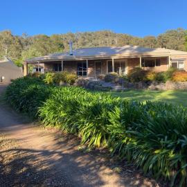 Home in Tawonga South, hotel in Mount Beauty