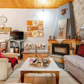 Kalavrita Winter Retreat - Homely Spacious Chalet, Hotel in Áno Vlasía