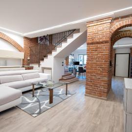 Casa a Roddi con vista sulle Colline, hotelli kohteessa Roddi