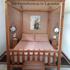 Groendraai PetFriendly SelfCatering Accommodation, Die Karoohuis, Die Wijnhuis and Die Vinknes