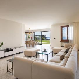 Villa Ceriel Lakeview retreat