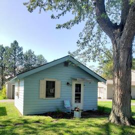 Rustic Lakeside Vacation Rental with Beach Access in Vermilion, Ohio, hotel in Vermilion