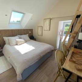 Chambre Chic et Charme dans Moulin-Piscine