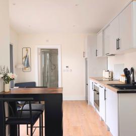 Foothills Haven - Private Garden Apartment near Luas & Trails