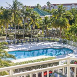 Tortuga Suite at Sunrise Suites Resort - Heated Pool, Hot Tub & Free Parking