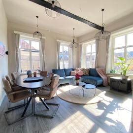 Huize de Lekpoort - The City View - Historic Apartment in Vianen Center, hotel in Vianen