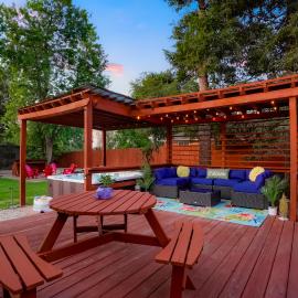 Best Experience in Denver HOT TUB and FIRE PIT 4 miles to DT, хотел в Денвър