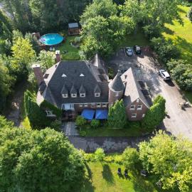 Chateau Murdock Gite, hotel sa Saguenay