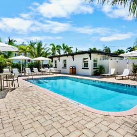Haley's at Anna Maria Island Inn, hotel em Holmes Beach