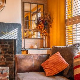 Spa Cottage - Hot Tub, Cold Pod & Sauna, hotel en Morecambe