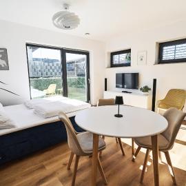 Blue Alpine Nest, hotel in Komenda