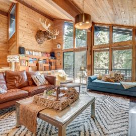 Northstar Sanctuary w/ Decks, Close to Tahoe Fun!, отель в городе Траки