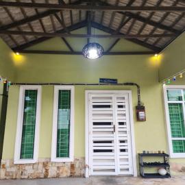 HOMESTAY RIZQI - MUS LIM Only, hotel in Air Molek