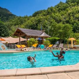 Bédouès में, होटल ZEcamping 3 étoiles club enfant équitation piscine chauffée