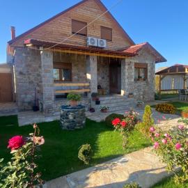 Villa Kadiu, hotel in Korçë
