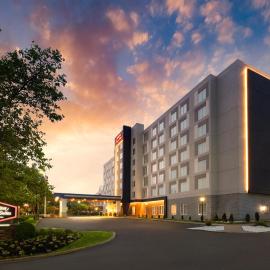 Hampton Inn & Suites By Hilton- Newark Airport Elizabeth, מלון בניוארק