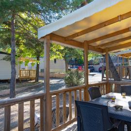 Camping La Pinède, hotel in Gréoux-les-Bains