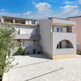 Apartments Crnekovic X Frankopanska
