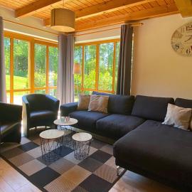 Haus 1 Natur Ferienpark in Teutoburger Wald nahe Externsteine, hotel v destinaci Nieheim