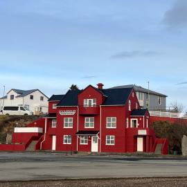 Guesthouse Hvammur by the Harbour, hotel in Höfn