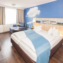Hotel Blauer Karpfen, hotel di Oberschleißheim