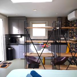 Sfeervol guesthouse, privé tuin en free parking, hotel in Rotterdam