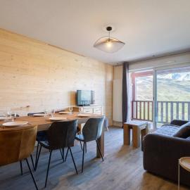 Duplex à Peyragudes pour 8 personnes avec parking - FR-1-695-69, hotel in Gouaux-de-Larboust