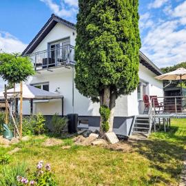 Holiday Home Lindenstraße-3 by Interhome، فندق في Wöbbel