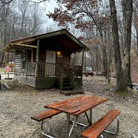 Cozy Cabin Surrounded by Nature in Nashville, Indiana, hotel in Nashville
