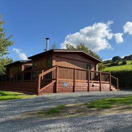 Charming 2 bedroom Lodge In the Shropshire Countryside with Fantastic Views