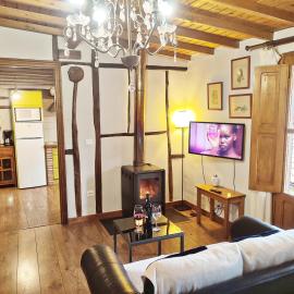 Alojamientos La Herrera, hotel in San Esteban de la Sierra