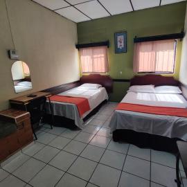 Hotel en Santa Ana, מלון בסנטה אנה