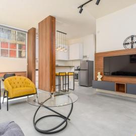 Curl 2-Bedroom Apartment in Gemmayzeh, hotel Ar Rumayl városában
