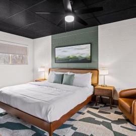 Arka Motel: Rogers şehrinde bir otel