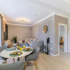 Poiana View Apartment with Private Parking