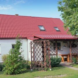 4 Bedroom Amazing Home In Parzensko, hotel in Nowogródek Pomorski