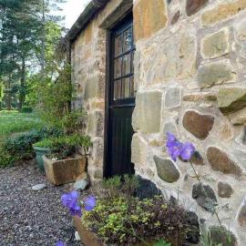 Linlithgow cottage close to Edinburgh