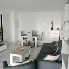 Appartement avec parking privé，艾特雷的飯店
