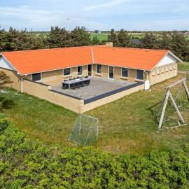 4 star holiday home in Harboøre, hotel u gradu 'Harboør'