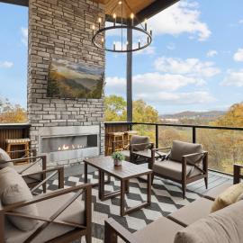 Sunshine Ridge Stays - Luxury cabin with Rooftop, Indoor Pool, Game Room & Hot Tub, hotel in Sevierville
