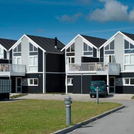 8 person holiday home on a holiday park in Løkken, hotel sa Løkken