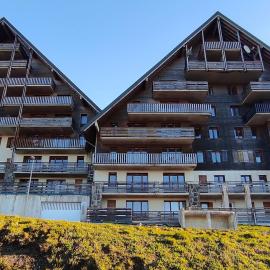 Appartement Super Besse - 6 pers, Piscine, Parking, Balcon: Super Besse şehrinde bir otel