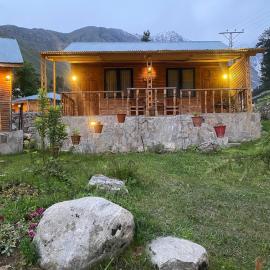 Grey Walls Mountain Huts & Cottages: Dargai şehrinde bir otel