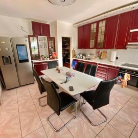 Dream House Prague East, hotel i Kamenice