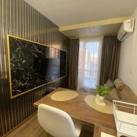 Beautiful 2BD Apartment with Large Terrace and Free Parking