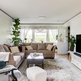 Charming Swedish Villa, hotel in Katrineholm