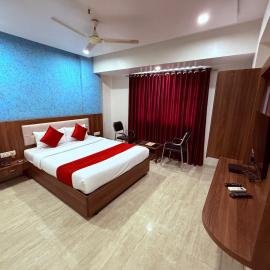 Airoli에 위치한 호텔 Hotel Arya Residency Rabale