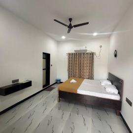 Samudra Courtyard، فندق في Kashid