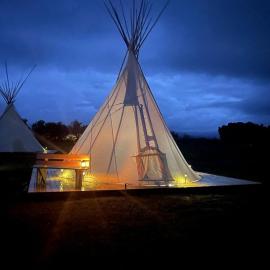 Experience Pet-Friendly Perfection: Classic Tipi Glamping Near Wind River Mountains, WY, hotel in Fort Washakie