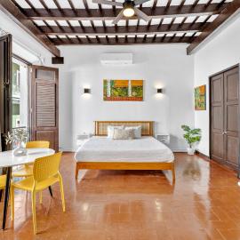 Just Remodeled Studio in Colonial OSJ UNIQUE Location LOCAL experience